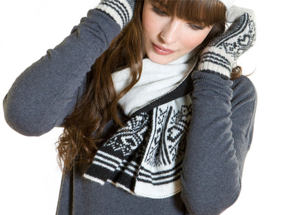 Ladies Reversible Warm Luxury Soft Knit Black Heart Scarf Neck Warmer
