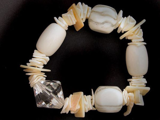 White Chunky Bead Natural Shell Elasticated Stretch Bracelet Bangle
