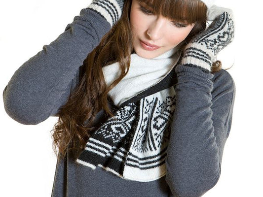 Ladies Reversible Warm Luxury Soft Knit Black Heart Scarf Neck Warmer